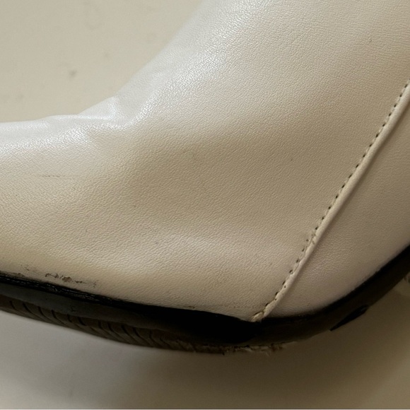 Woman’s size 8 white western style block heel boots 👢 - Picture 10 of 12